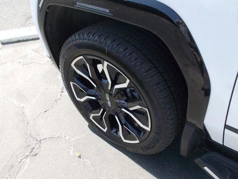 New 2025 GMC Sierra EV Denali image 13