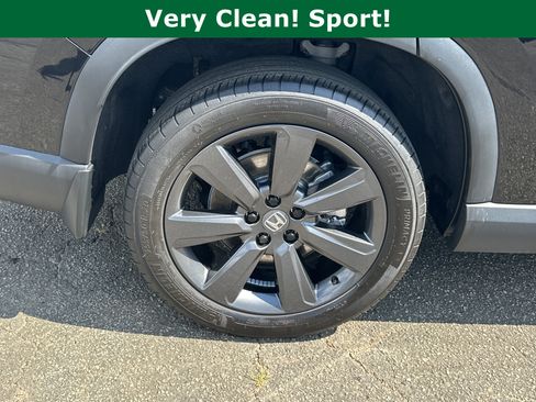 Used 2025 Honda Pilot Sport image 19