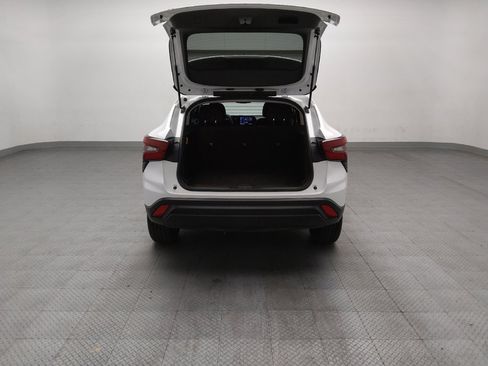Used 2025 Chevrolet Trax LS FWD image 29