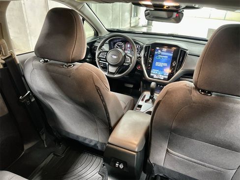 Used 2025 Subaru Crosstrek 2.0i Premium image 19