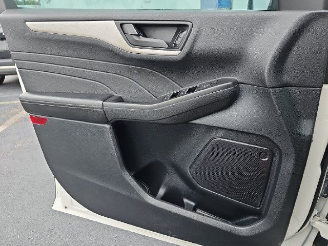 Used 2022 Ford Escape SE w/ SE Sport Appearance Package FWD image 31