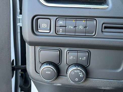 Used 2024 Chevrolet Tahoe LS image 13