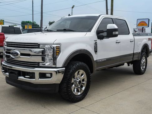 Used 2019 Ford F250 Lariat w/ Chrome Package AWD/4WD image 8