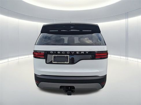 Used 2025 Land Rover Discovery S image 7