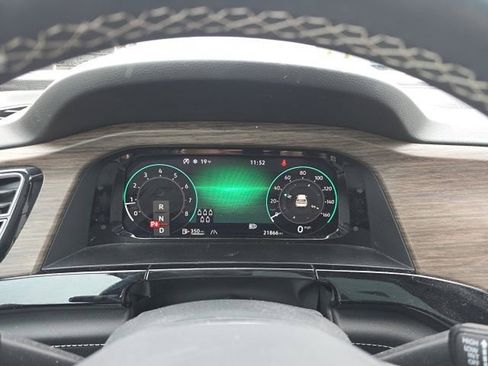 Used 2024 Volkswagen Atlas SEL image 11