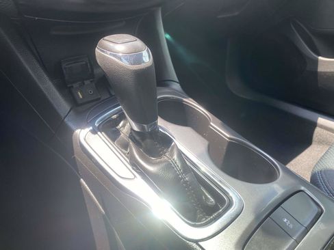 Used 2017 Chevrolet Cruze LT FWD image 22