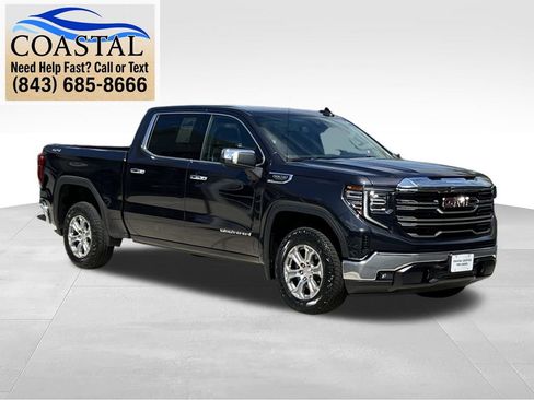 Used 2025 GMC Sierra 1500 SLT AWD/4WD image 3