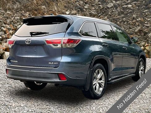 Used 2014 Toyota Highlander XLE AWD/4WD image 2