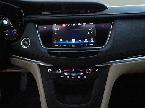 Used 2018 Cadillac XT5 Luxury w/ Driver Awareness Package AWD/4WD image 32