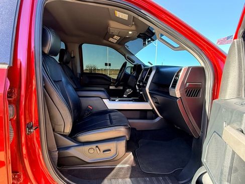 Used 2020 Ford F150 Lariat image 14