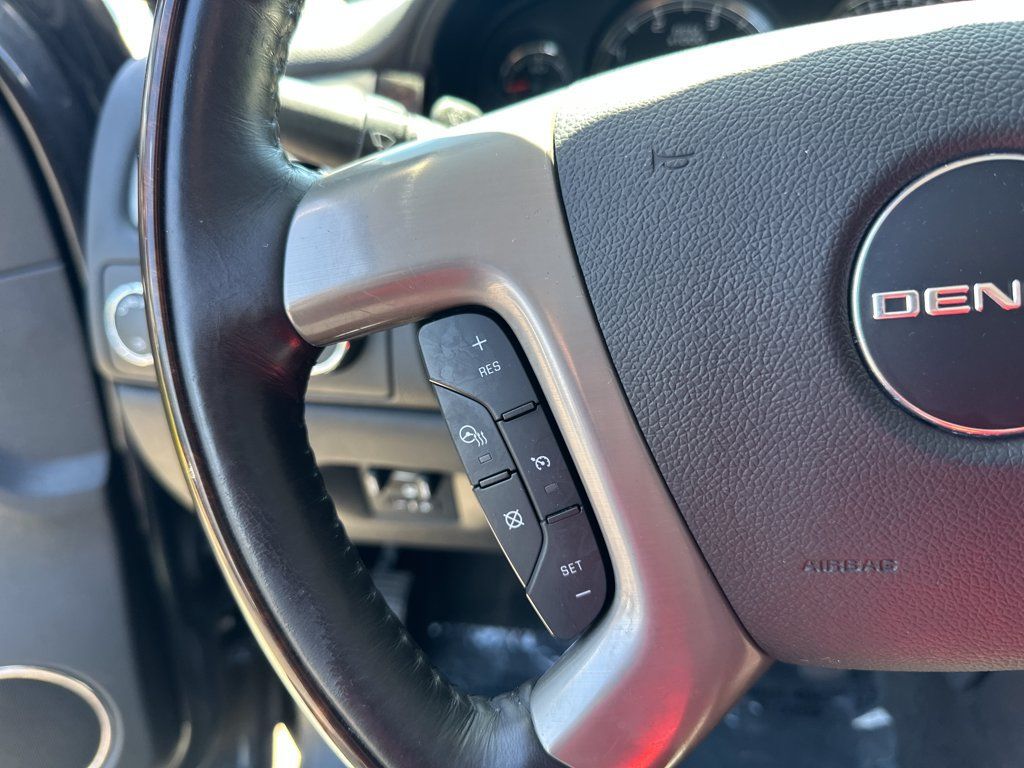 Used 2014 GMC Sierra 2500 Denali w/ Suspension Package, Off-Road AWD/4WD image 19