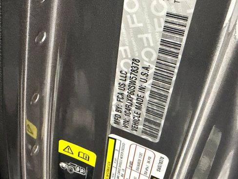 Used 2025 Jeep Wrangler Unlimited Sahara image 38