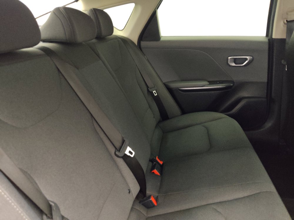 Used 2025 Kia K4 FWD image 19