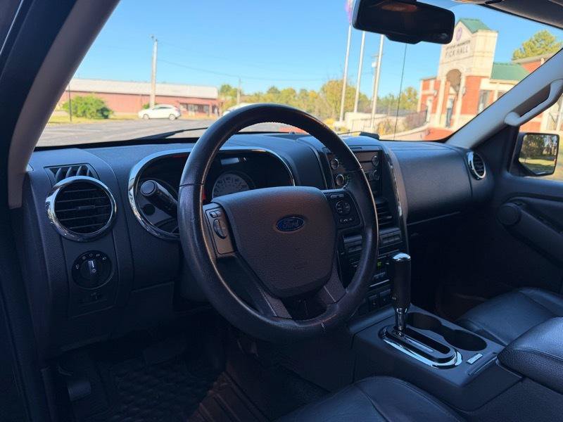 Used 2010 Ford Explorer Sport Trac Limited RWD image 16