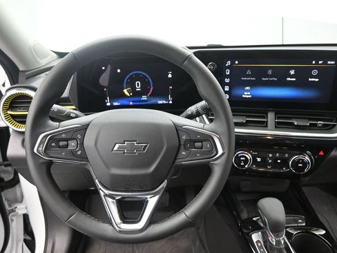 Used 2024 Chevrolet Trax ACTIV w/ Sunroof Package FWD image 33