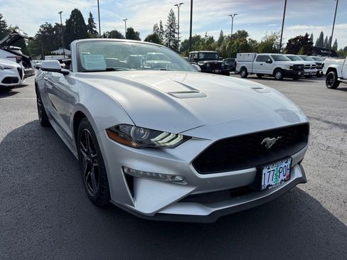 Used 2018 Ford Mustang Premium image 9