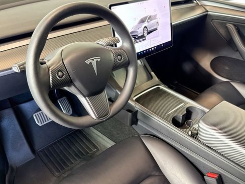 Used 2024 Tesla Model Y Long Range image 12