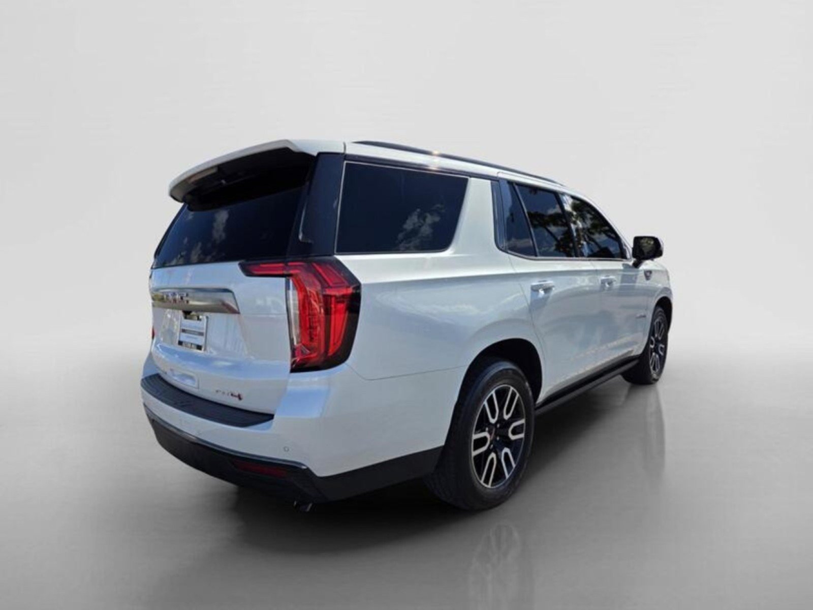 Used 2021 GMC Yukon AT4 w/ AT4 Premium Plus Package AWD/4WD image 5
