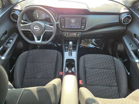 Used 2022 Nissan Kicks SV FWD image 14