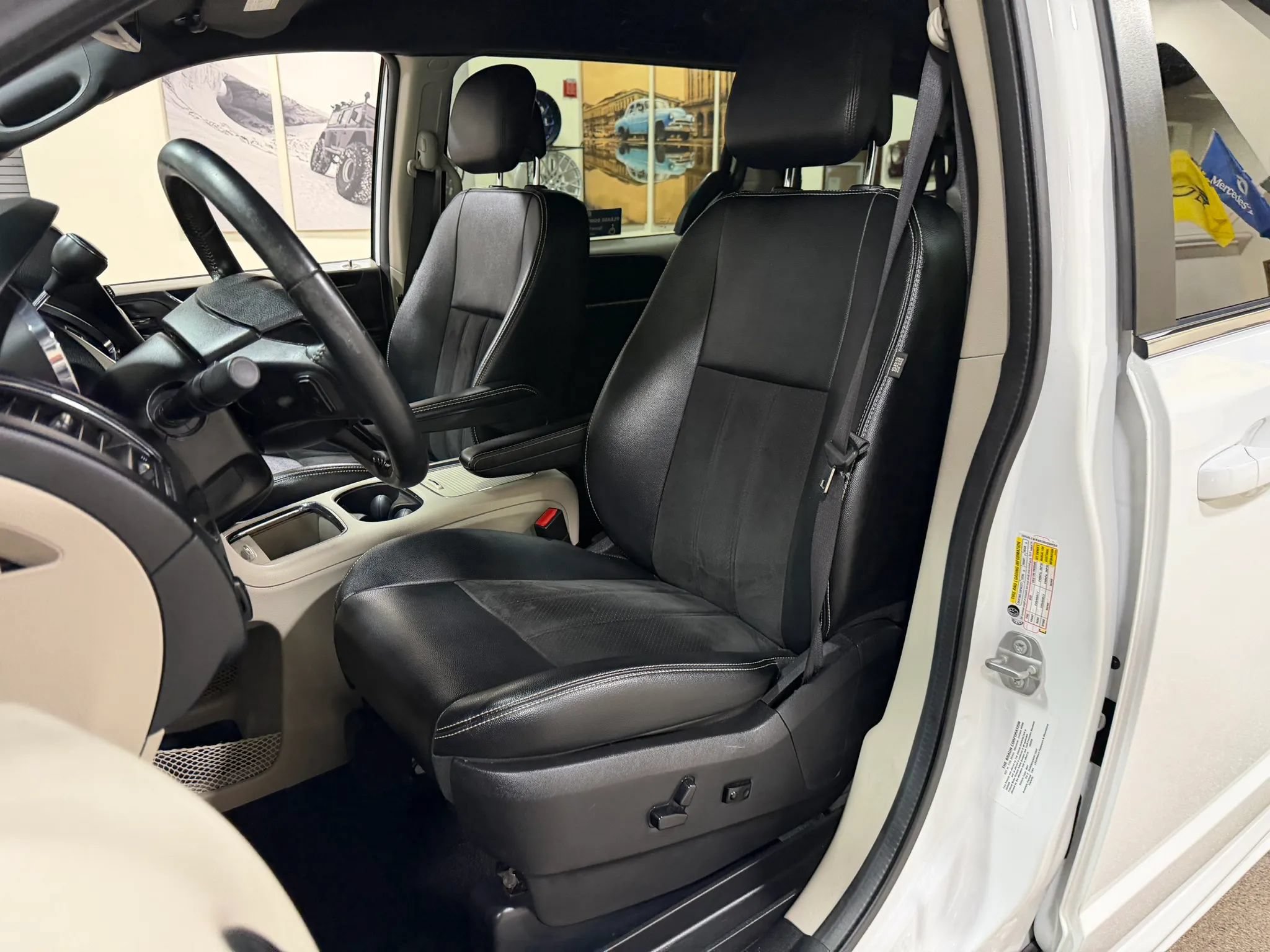 Used 2019 Dodge Grand Caravan SXT FWD image 43