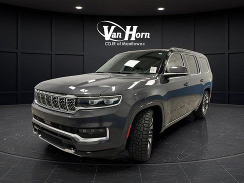 Used 2022 Jeep Grand Wagoneer Series III w/ Rear Seat Video Group 1 AWD/4WD image 3