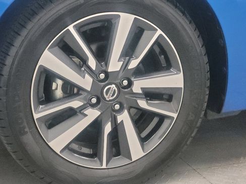 Used 2021 Nissan Versa SV FWD image 31