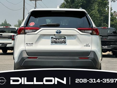 Used 2022 Toyota RAV4 LE AWD/4WD image 5