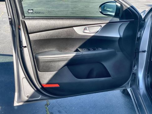 Used 2023 Kia Forte LXS image 12