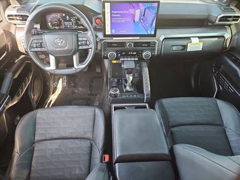 Certified 2026 Toyota 4Runner TRD Off-Road Premium AWD/4WD image 24