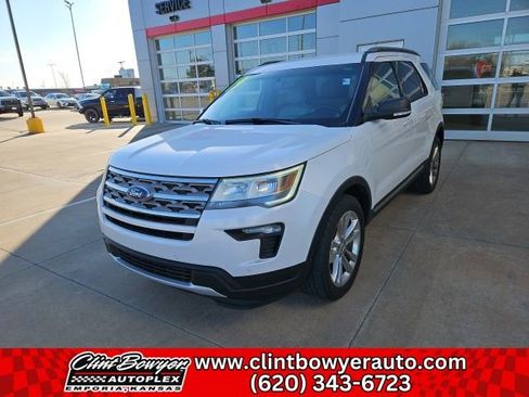 Used 2019 Ford Explorer XLT w/ Equipment Group 202A image 3