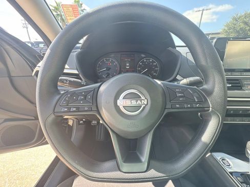 Used 2024 Nissan Altima 2.5 S image 21