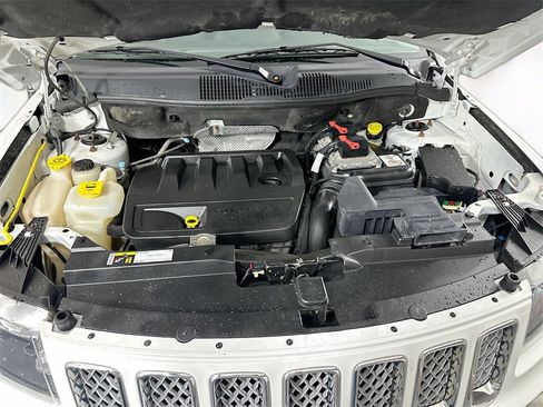 Used 2017 Jeep Compass High Altitude image 25