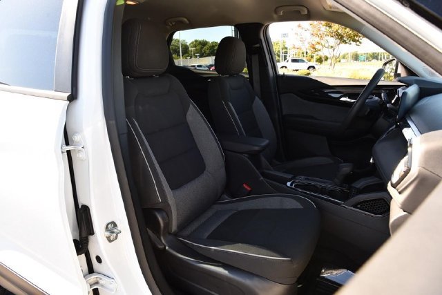 Used 2025 Chevrolet TrailBlazer LT AWD/4WD image 19