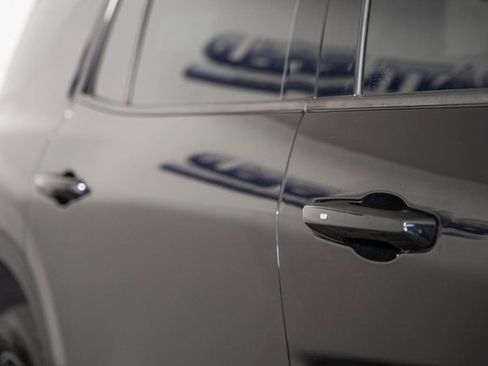 Used 2024 Chevrolet Traverse LS w/ Midnight/Sport Edition image 17