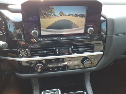 Used 2024 Nissan Pathfinder SV w/ SV Premium Package FWD image 15