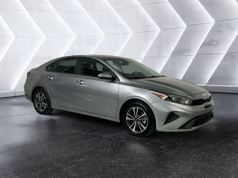 Used 2024 Kia Forte LXS FWD image 1