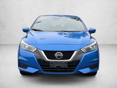 Used 2021 Nissan Versa SV image 2