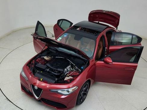 Used 2017 Alfa Romeo Giulia Ti w/ TI 19" Sport Package image 85