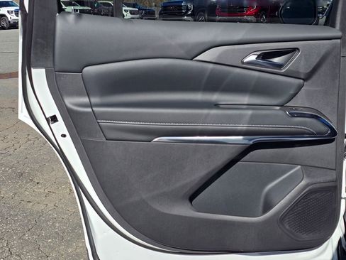 New 2026 Chevrolet Traverse LT FWD image 38