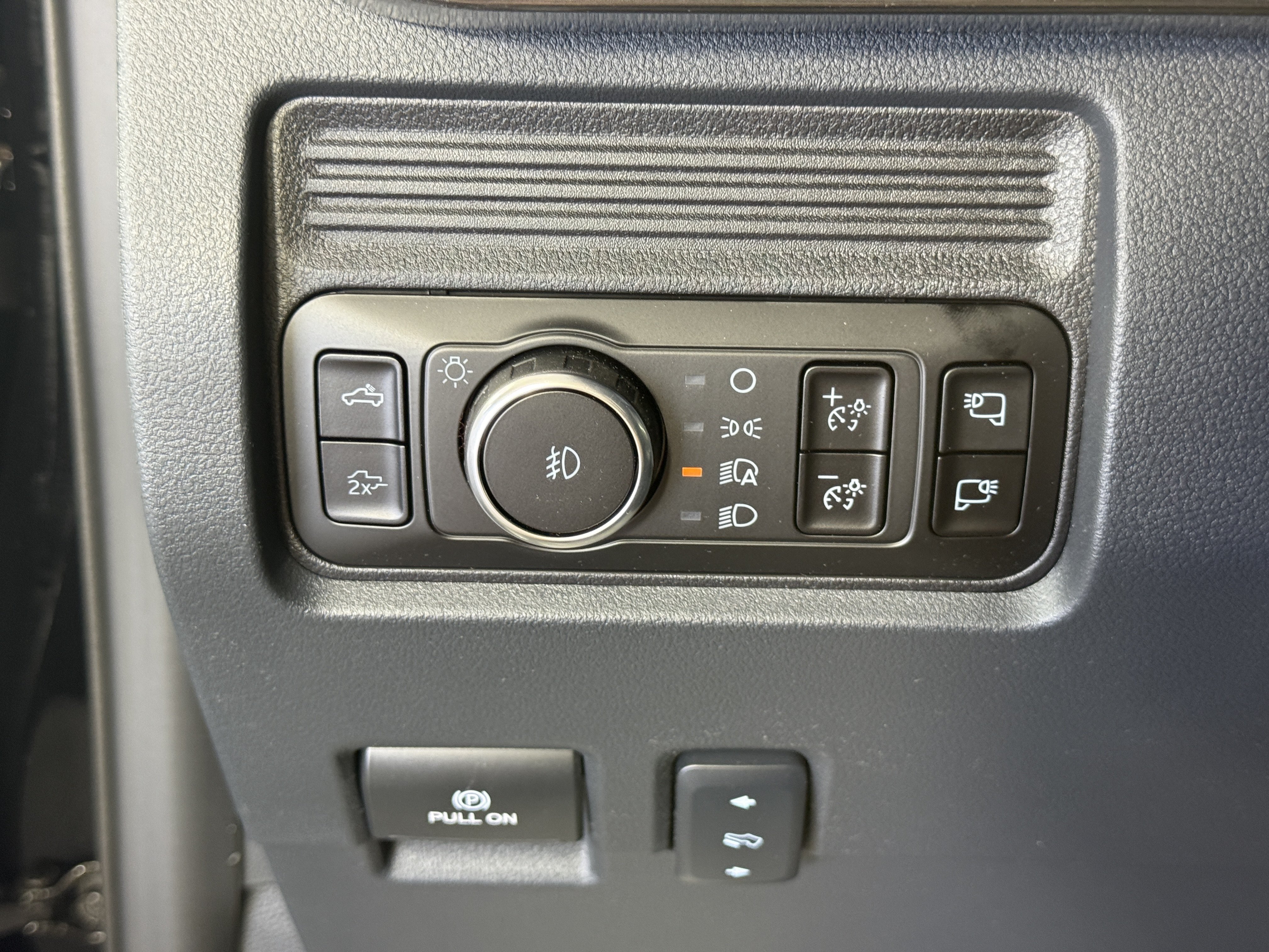 New 2026 Ford F250 Lariat w/ FX4 Off-Road Package AWD/4WD image 23