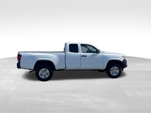 Used 2019 Toyota Tacoma SR image 8