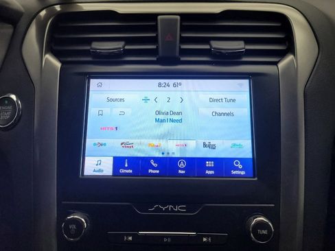 Used 2020 Ford Fusion SE image 25