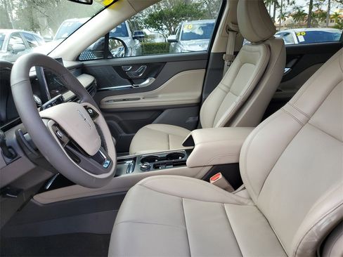 Certified 2022 Lincoln Corsair FWD w/ Equipment Group 101A image 19