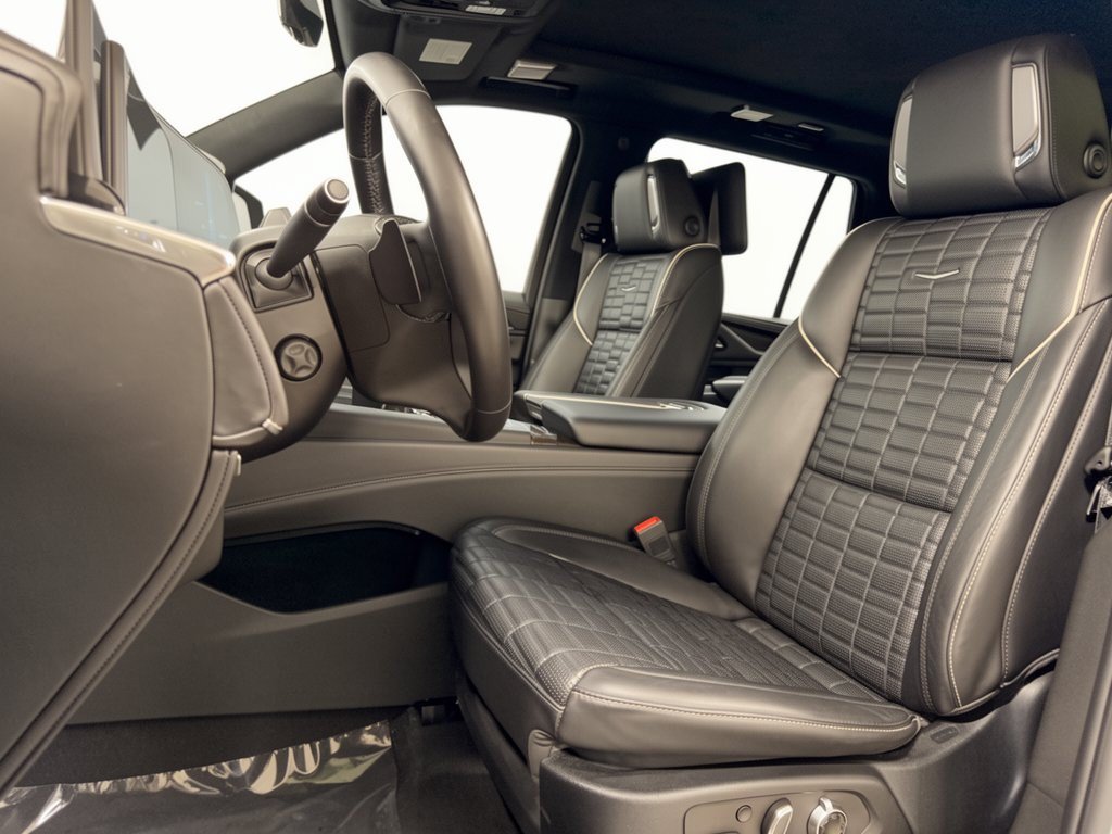 Certified 2023 Cadillac Escalade Sport Platinum w/ LPO, ONYX Package AWD/4WD image 5