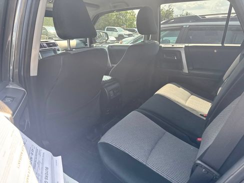 Used 2018 Toyota 4Runner SR5 AWD/4WD image 9