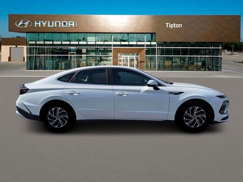 New 2026 Hyundai Sonata Blue FWD image 9