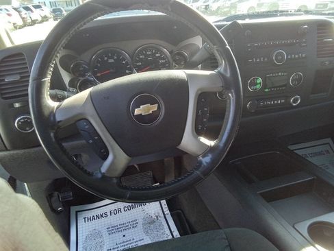 Used 2011 Chevrolet Silverado 2500 LT w/ Interior Plus Package image 10