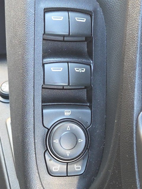 Used 2018 Chevrolet Equinox Premier FWD image 22