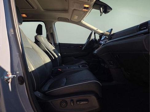 Used 2025 Honda Odyssey Elite image 12