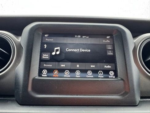 Used 2023 Jeep Wrangler Unlimited w/ Cold Weather Group AWD/4WD image 27